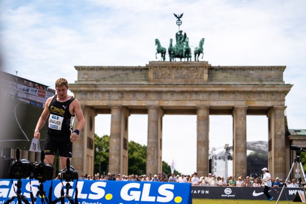 Martin Knauer (LG Stadtwerke Muenchen) beim Kugelstossen waehrend der deutschen Leichtathletik-Meisterschaften auf dem Pariser Platz am 24.06.2022 in Berlin